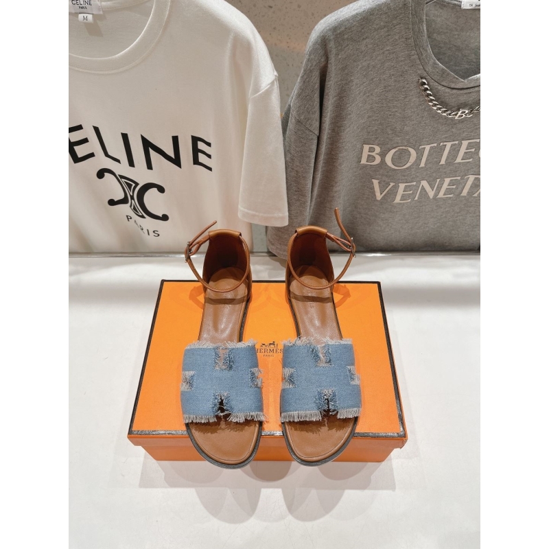 H**mes slippers
